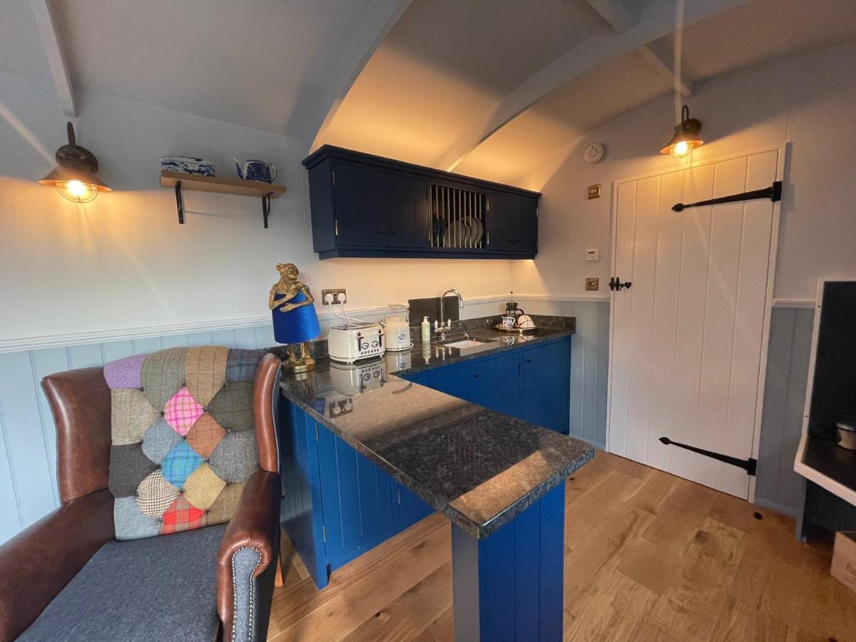 The Bibury - Westwell Downs Shepherd Huts Oxford Exterior foto
